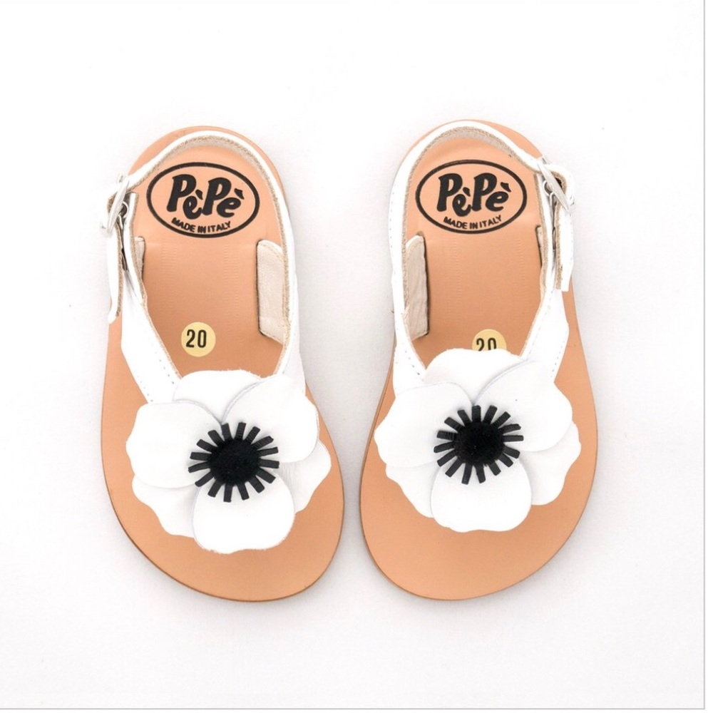 Pepe White flower Sandals